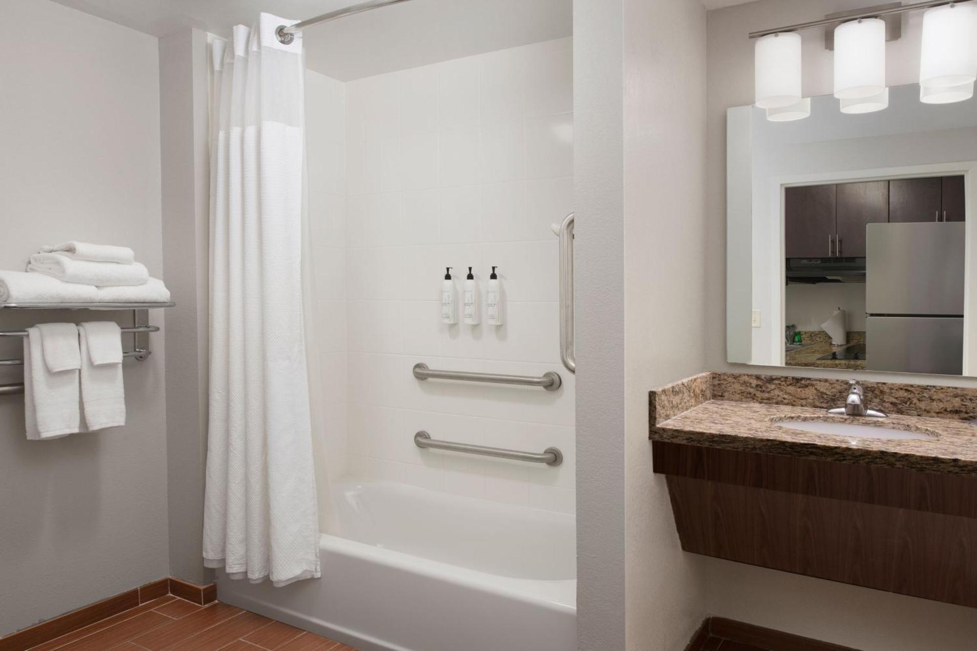 Towneplace Suites Oklahoma City Airport Bagian luar foto