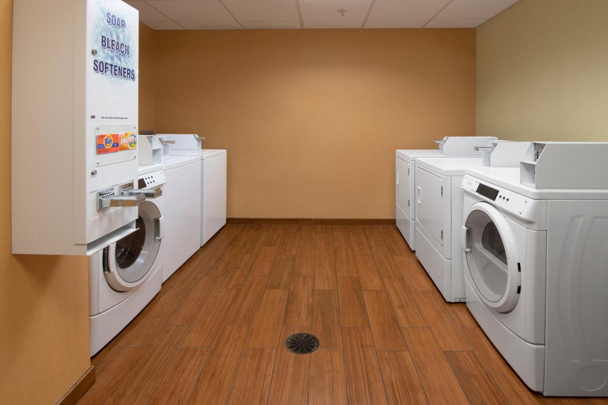 Towneplace Suites Oklahoma City Airport Bagian luar foto