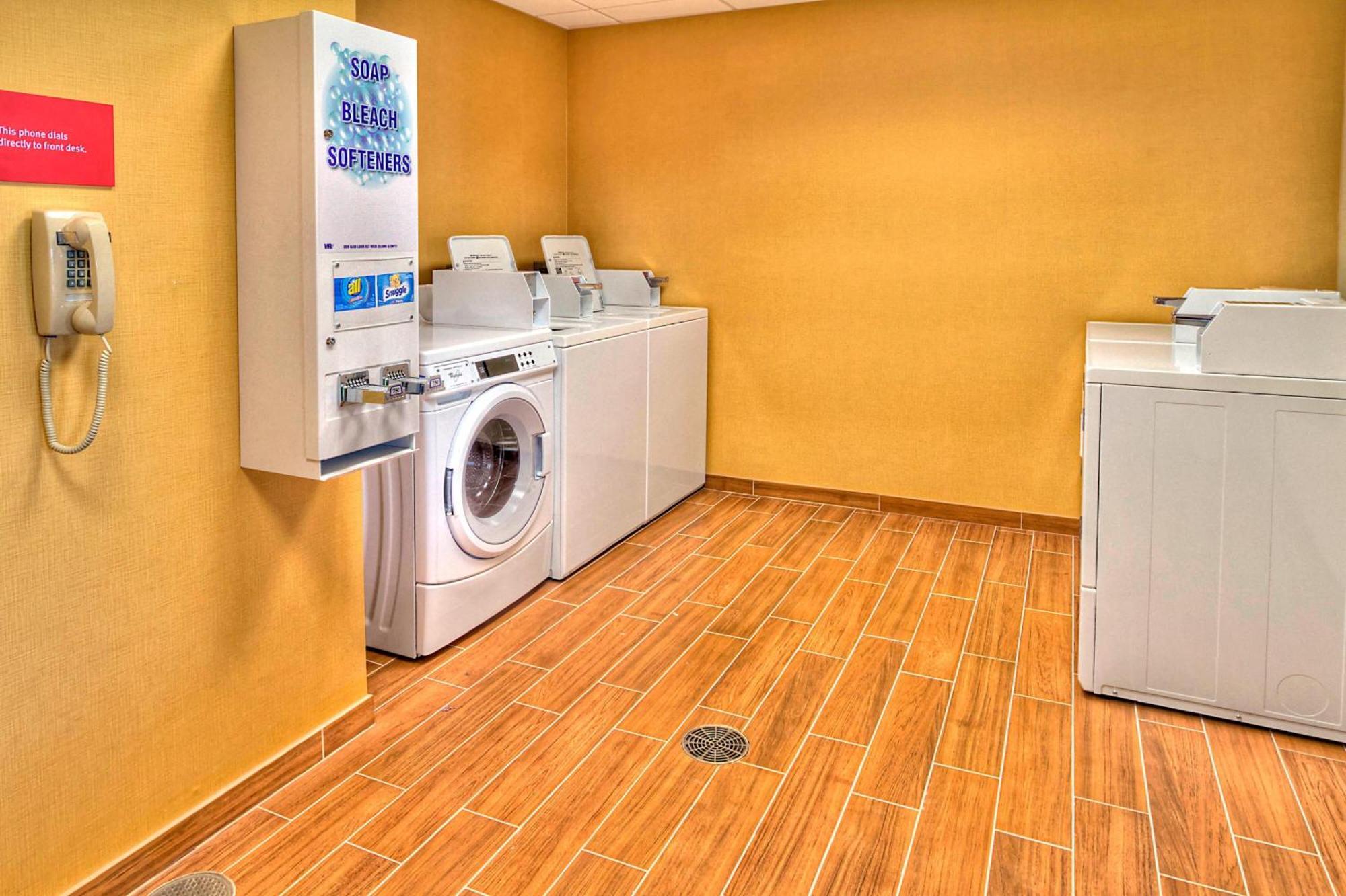 Towneplace Suites Oklahoma City Airport Bagian luar foto