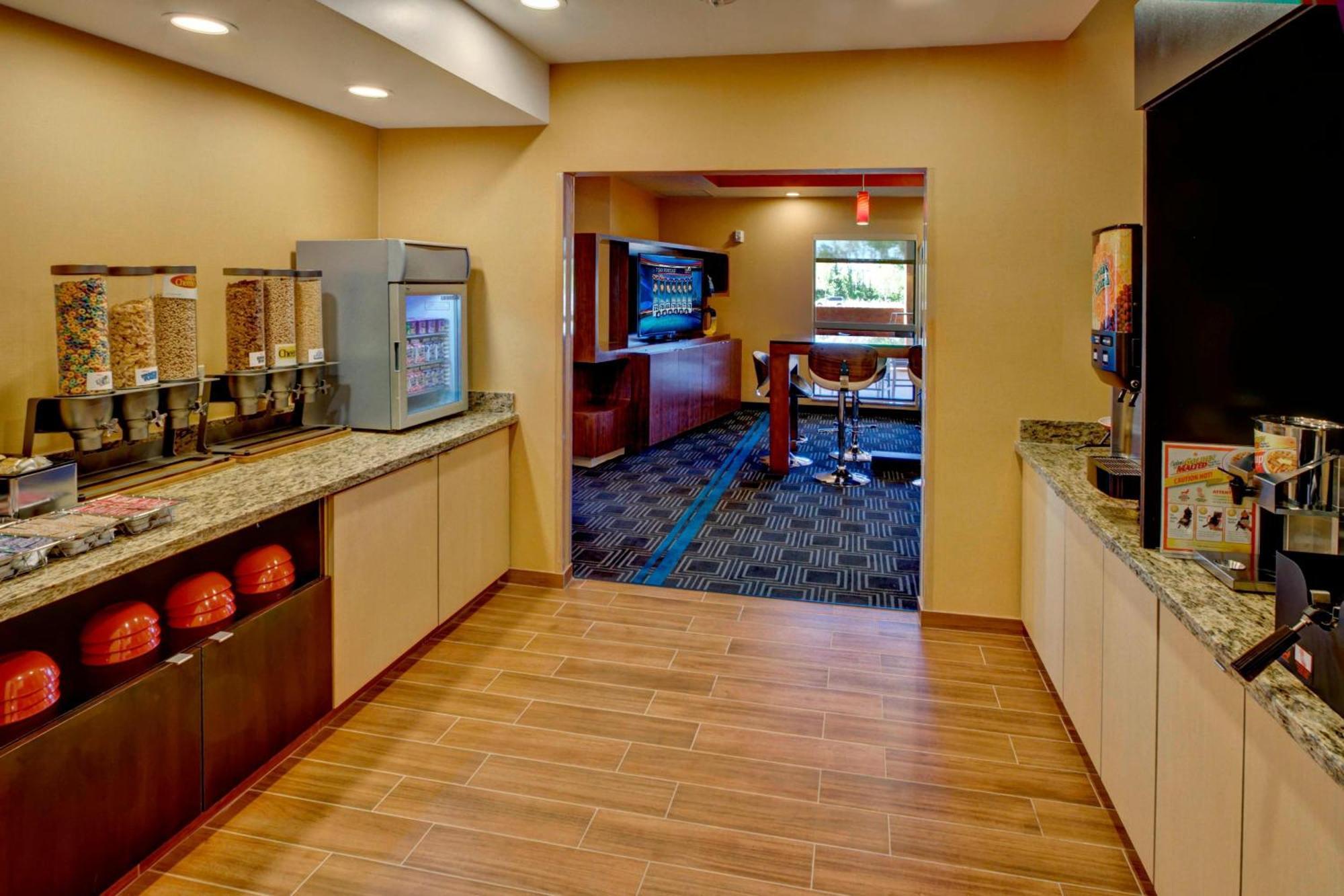 Towneplace Suites Oklahoma City Airport Bagian luar foto