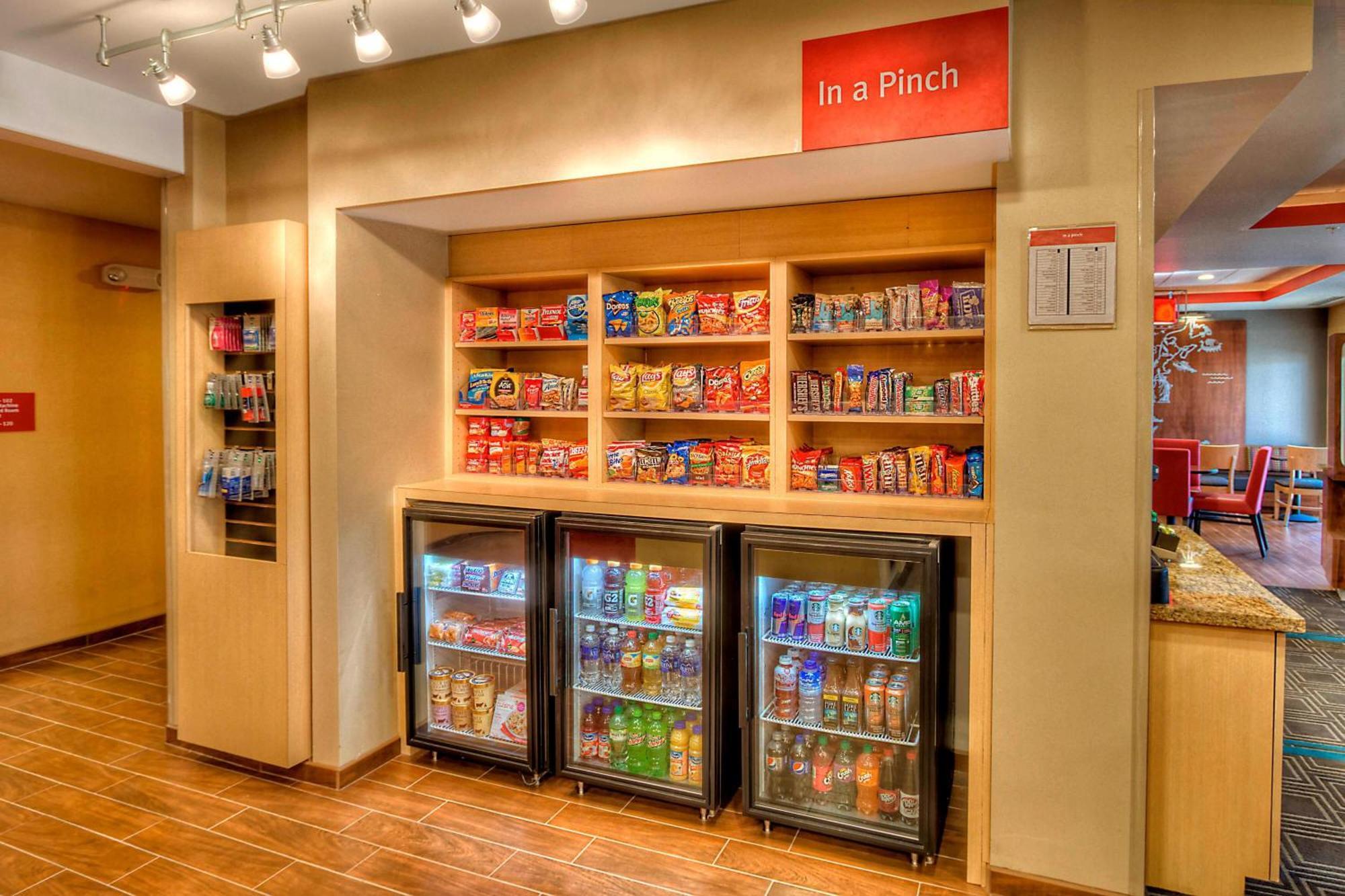 Towneplace Suites Oklahoma City Airport Bagian luar foto